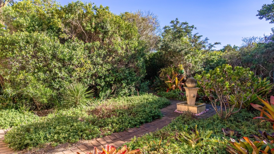 5 Bedroom Property for Sale in Village On Sea Western Cape